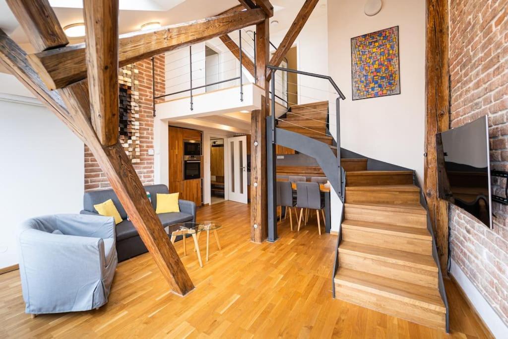 Appartement Luxusni S Terasou V Centru